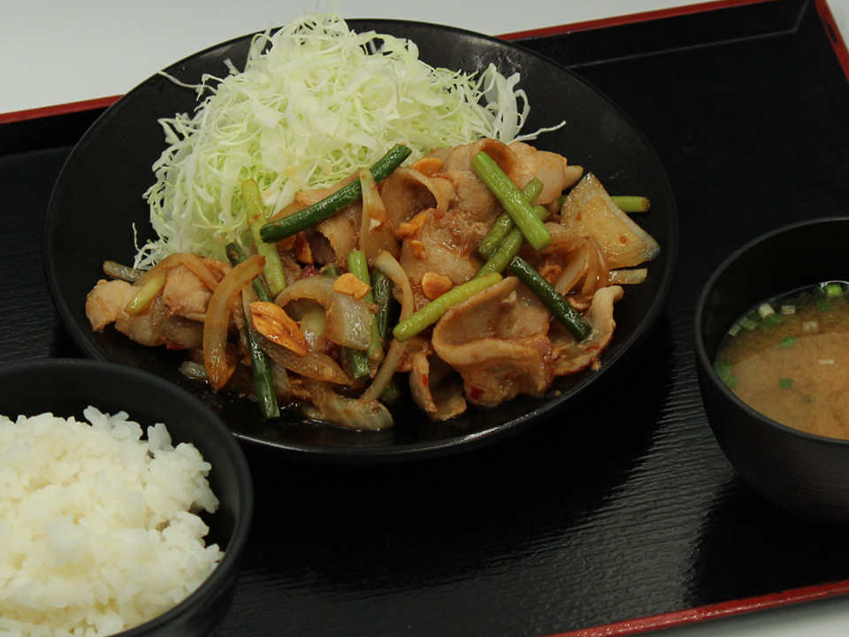 にんにく香る焼肉定食