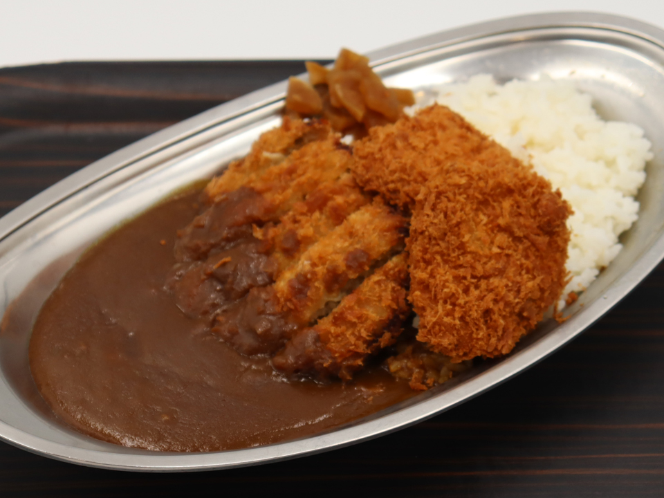 妻有ポークメンチと三元豚のダブルカツカレー