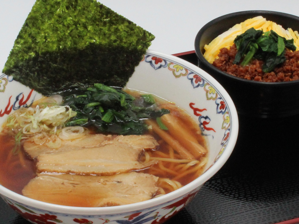 生姜醤油ラーメン・ミニそぼろ