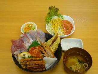 新鮮海鮮丼1.JPG