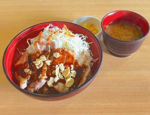 トンテキ丼（味噌汁）.jpg