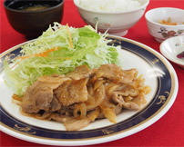 たっぷり豚肉と玉ねぎの生姜焼き定食